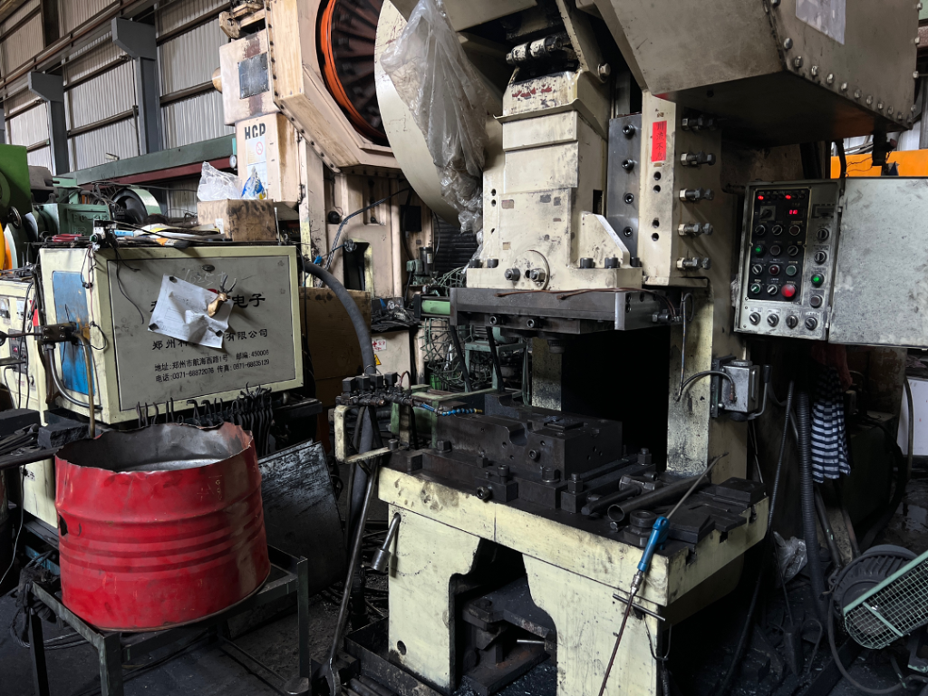 銓宥金屬-鍛造機